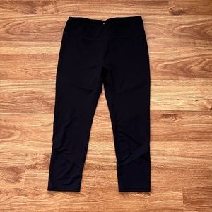 Gaiam black capri length leggings. Women’s medium
